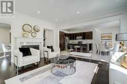 5 BLACKSMITH TRAIL | East Gwillimbury Ontario | Slide Image Twelve