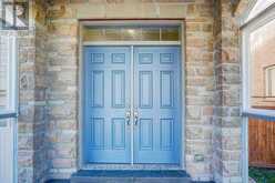 5 BLACKSMITH TRAIL | East Gwillimbury Ontario | Slide Image Three