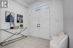 5 BLACKSMITH TRAIL | East Gwillimbury Ontario | Slide Image Four