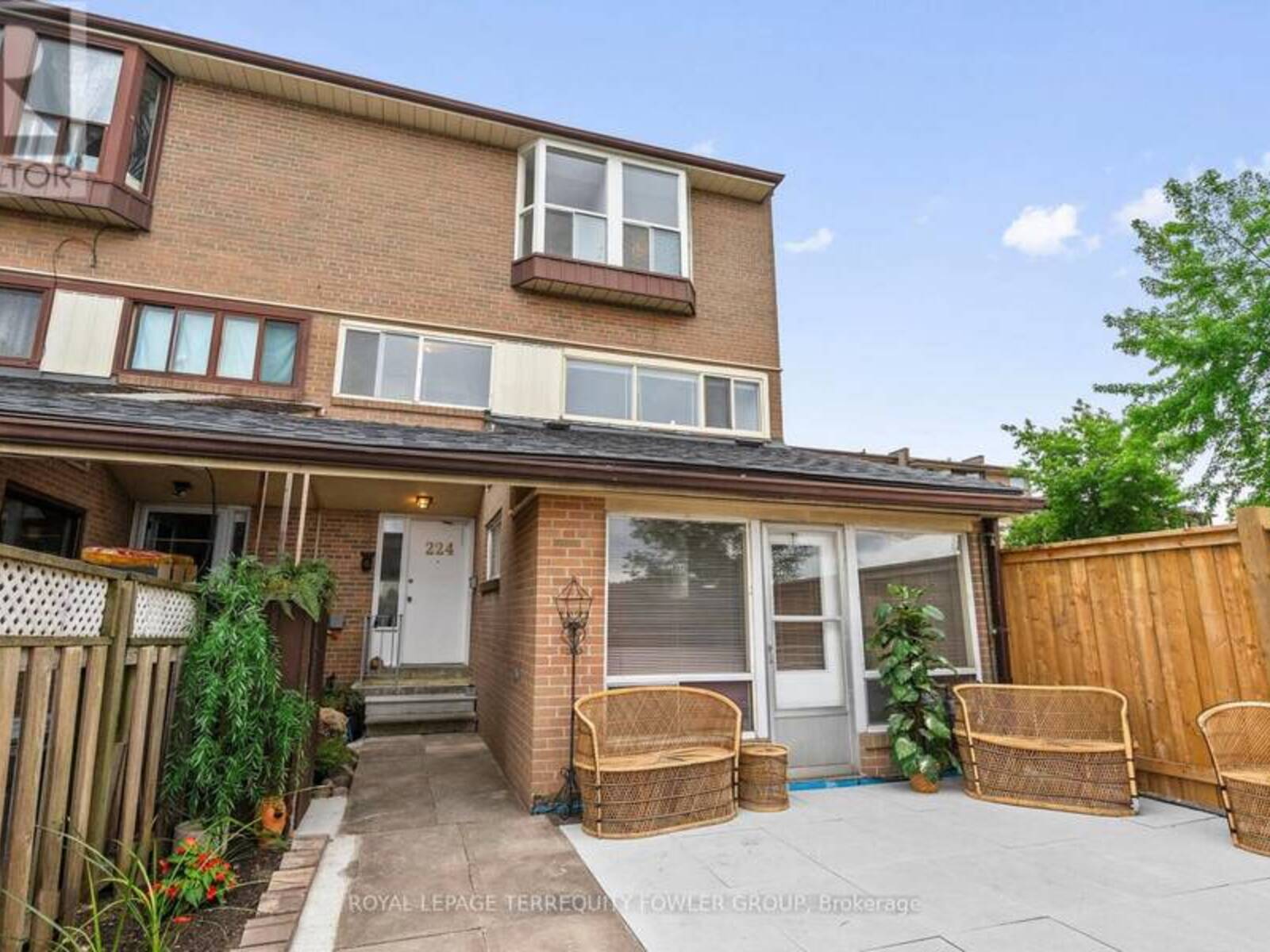 224 - 260 JOHN GARLAND BOULEVARD, Toronto, Ontario M9V 1N8