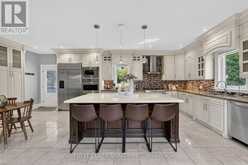 302 BROOKSIDE ROAD | Richmond Hill Ontario | Slide Image Sixteen