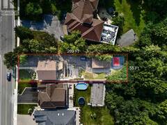 302 BROOKSIDE ROAD Richmond Hill Ontario, L4C 0K8