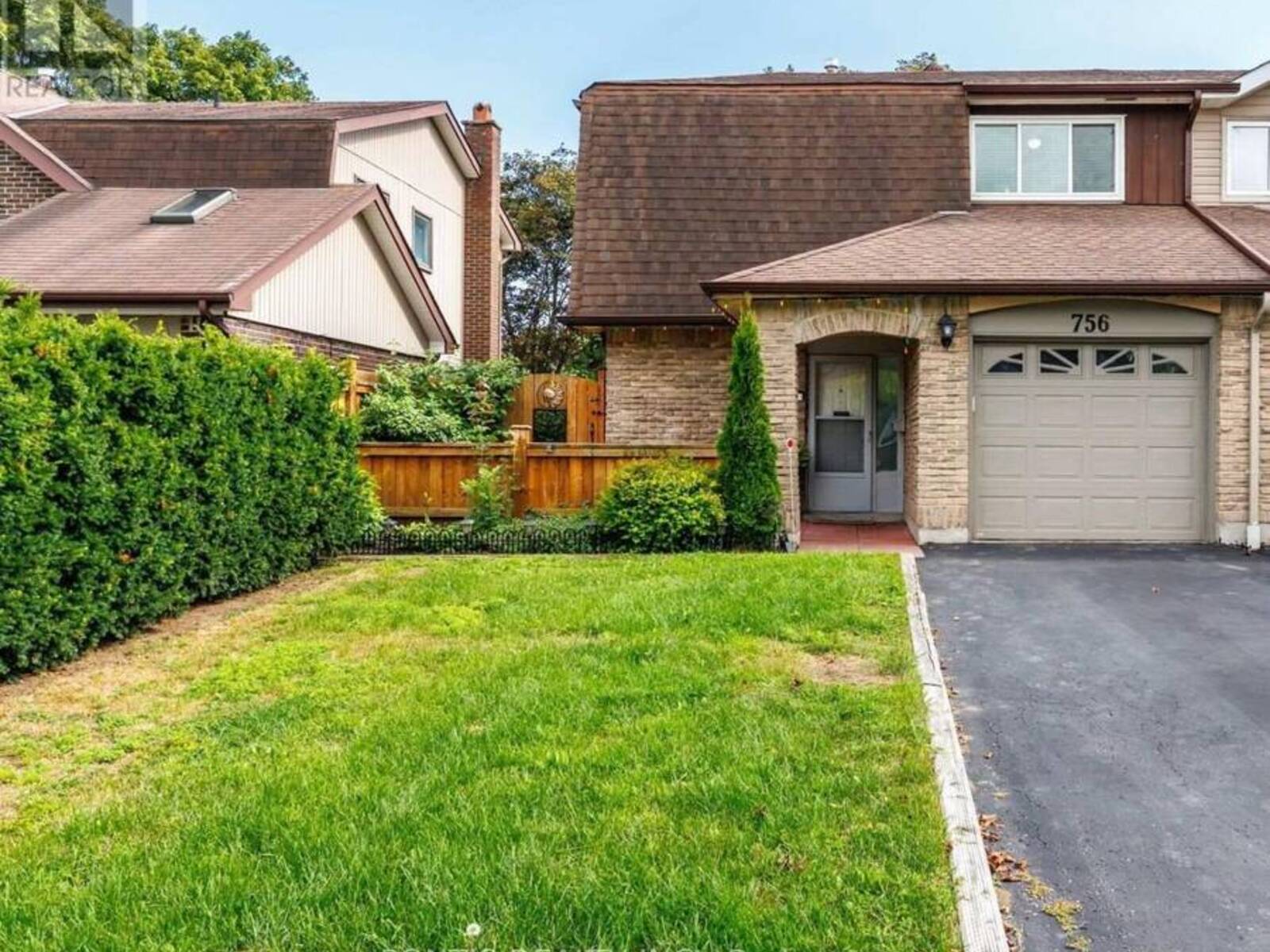 756 COBBLERS COURT, Pickering, Ontario L1V 2Z3