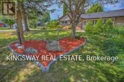 49 DON MOR DRIVE | Newmarket Ontario | Slide Image Three