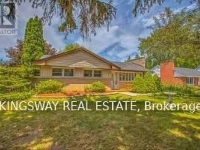 49 DON MOR DRIVE Newmarket Ontario, L3Y 1G8 - 5 Bedrooms Home For Sale