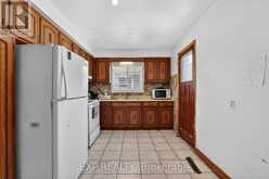 128 HADELAND AVENUE | Hamilton Ontario | Slide Image Twelve