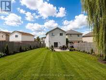 35 PHAIR CRESCENT | London Ontario | Slide Image Three