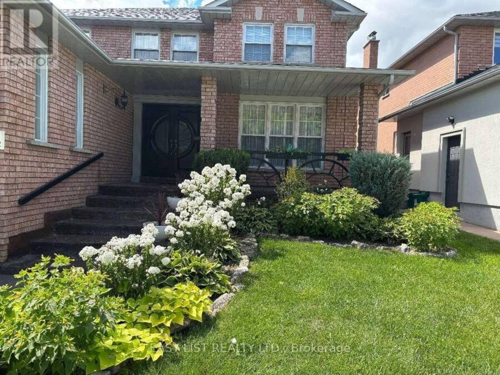 14 GAS LIGHT CRESCENT, Vaughan, Ontario L4L 8E8