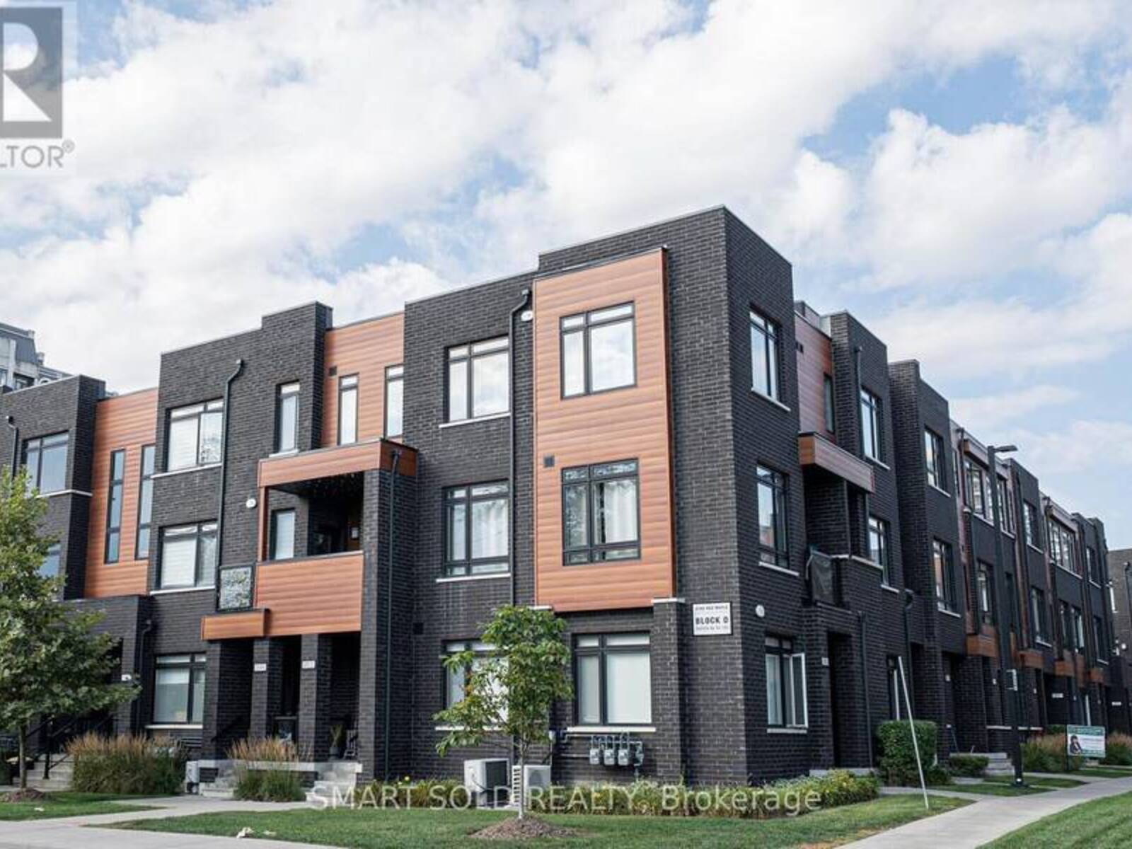 105 - 370D RED MAPLE ROAD, Richmond Hill, Ontario L4C 5T4