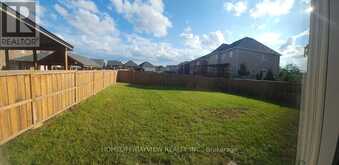 1088 GREENHILL AVENUE | Oshawa Ontario | Slide Image Thirty-two