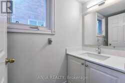 127 TOMLINSON CIRCLE | Markham Ontario | Slide Image Fifteen