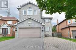 127 TOMLINSON CIRCLE | Markham Ontario | Slide Image Two