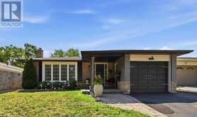 163 ORCHARD HEIGHTS BOULEVARD | Aurora Ontario | Slide Image One