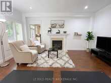 76 LARRATT LANE | Richmond Hill Ontario | Slide Image Nine