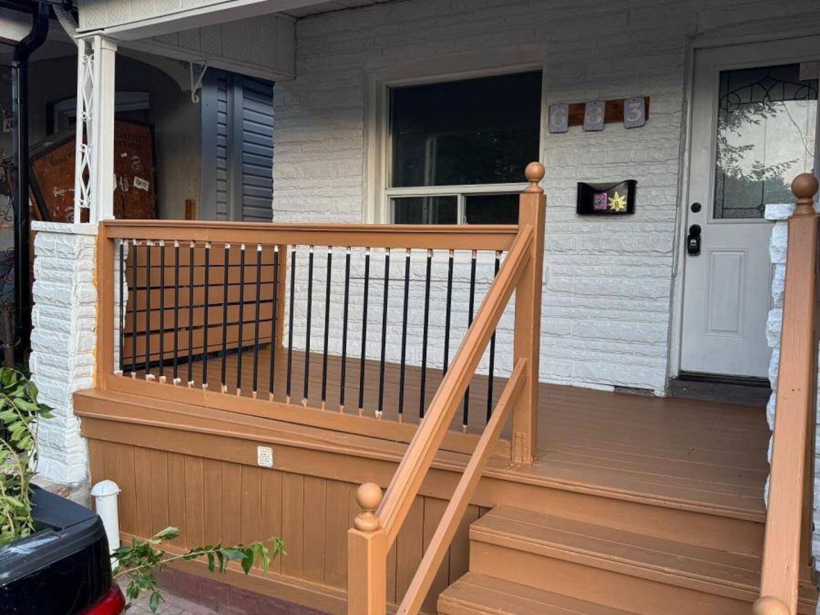 683 MORTIMER AVENUE, Toronto, Ontario M4C 2K1