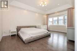 8 PLANET STREET | Richmond Hill Ontario | Slide Image Thirteen
