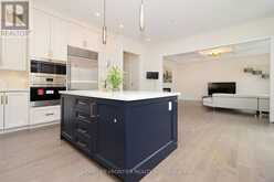 8 PLANET STREET | Richmond Hill Ontario | Slide Image Seven
