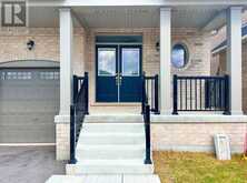 19 WAKEFIELD BOULEVARD | Angus Ontario | Slide Image Three