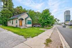 85 MAPLE AVENUE | Barrie Ontario | Slide Image Two