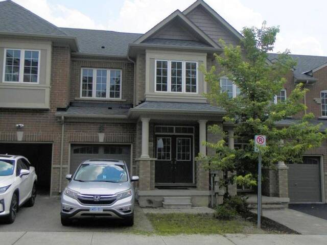 208 HARDING PARK STREET Newmarket Ontario, L3Y 0E3 - 3 Bedrooms Home For Sale