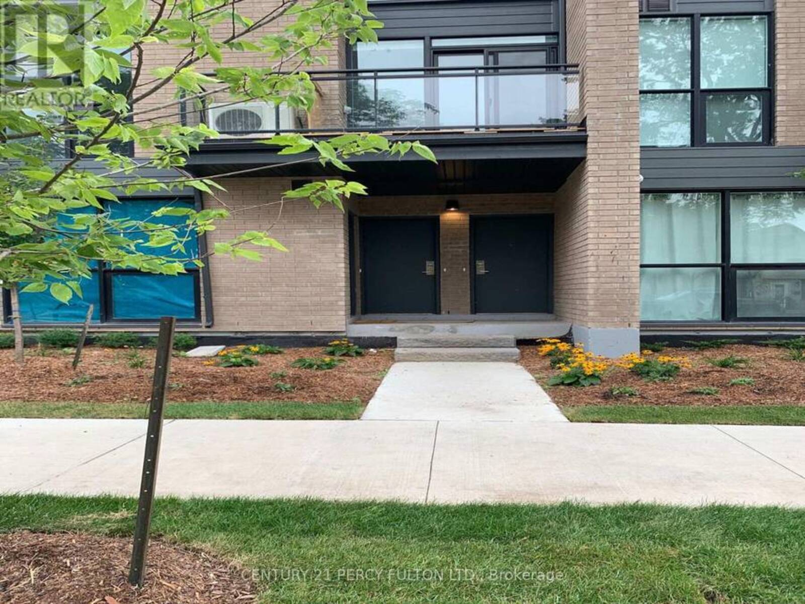 9B FALAISE ROAD, Toronto, Ontario M1E 0C5