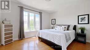 165 GAIL PARKS CRESCENT | Newmarket Ontario | Slide Image Fifteen