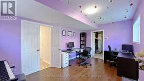 165 GAIL PARKS CRESCENT | Newmarket Ontario | Slide Image Nineteen