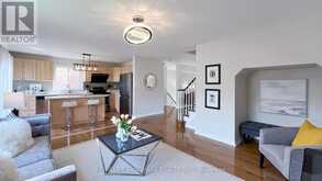 165 GAIL PARKS CRESCENT | Newmarket Ontario | Slide Image Seven