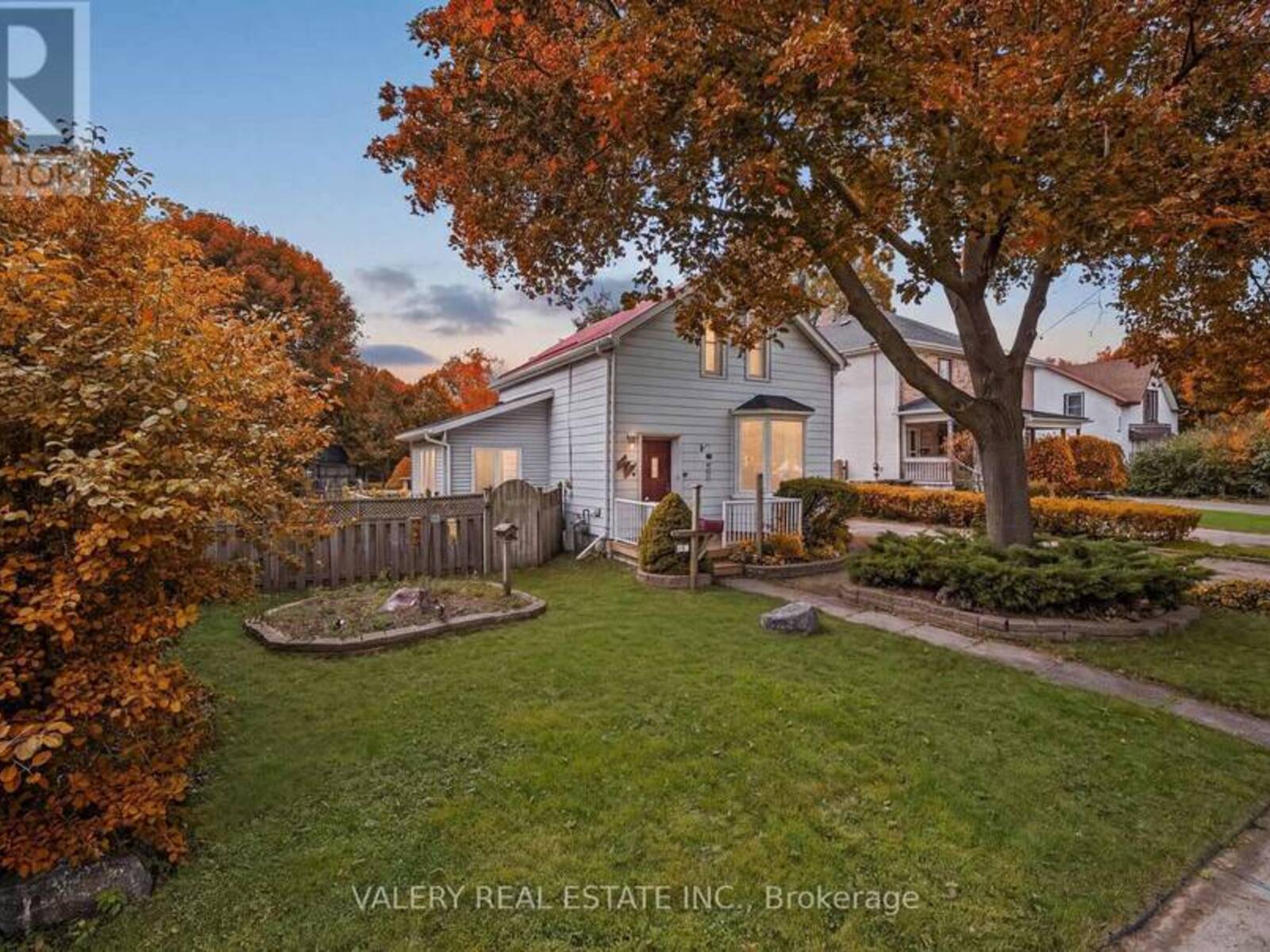 34 CHALMERS STREET N, Cambridge, Ontario N1R 5B7