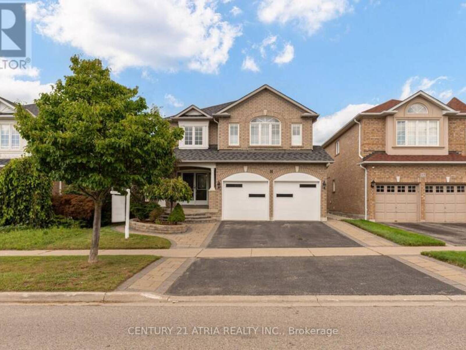 14 ROBERT ATTERSLEY DRIVE W, Whitby, Ontario L1R 3E3