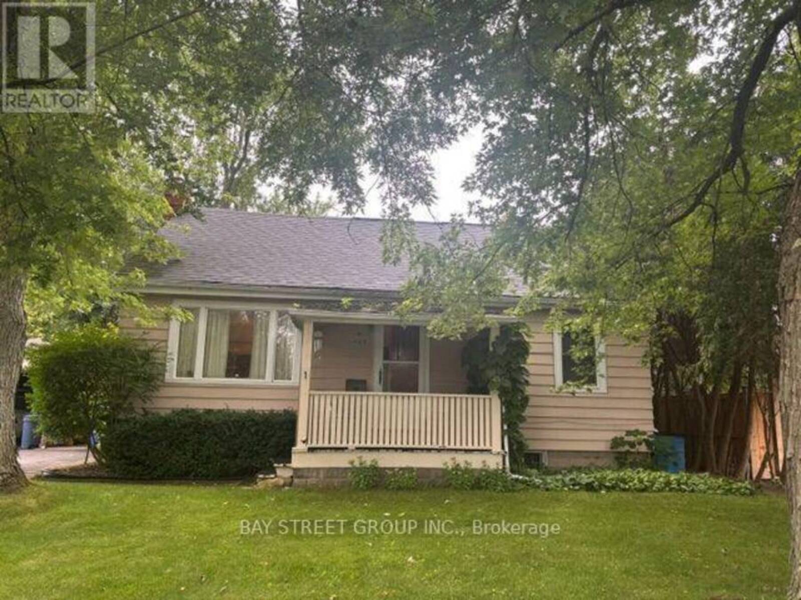 320 STEWART STREET, Newmarket, Ontario L3Y 3M6
