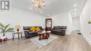 59 DAVIS ROAD | Aurora Ontario | Slide Image Eight