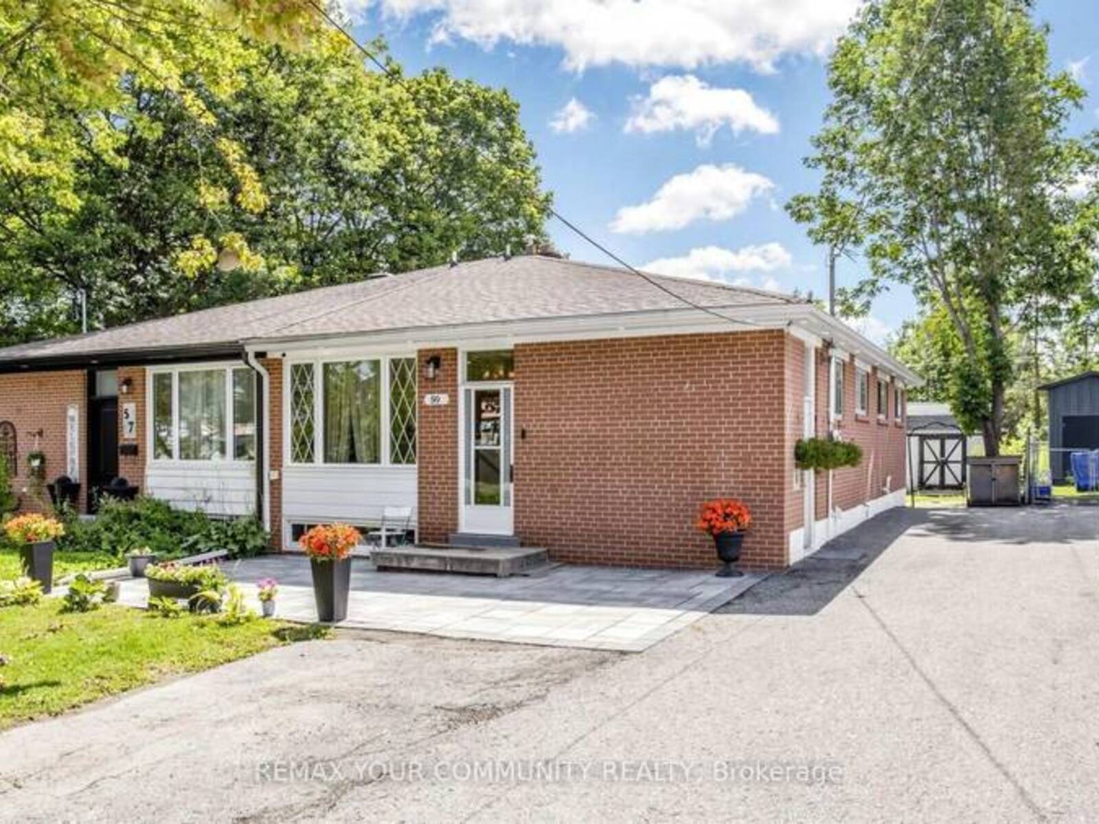 59 DAVIS ROAD, Aurora, Ontario L4G 2B4
