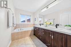 8 ZENG CHENG DRIVE | Markham Ontario | Slide Image Twenty-two
