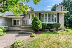 2096 SALVATOR BOULEVARD | Oakville Ontario | Slide Image Three