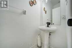 203 FRED MCLAREN BOULEVARD | Markham Ontario | Slide Image Eleven