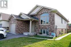 7 BERKSHIRE DRIVE | St. Catharines Ontario | Slide Image Three