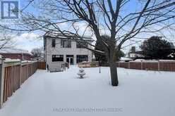 81 CHILD DRIVE | Aurora Ontario | Slide Image Thirty-seven