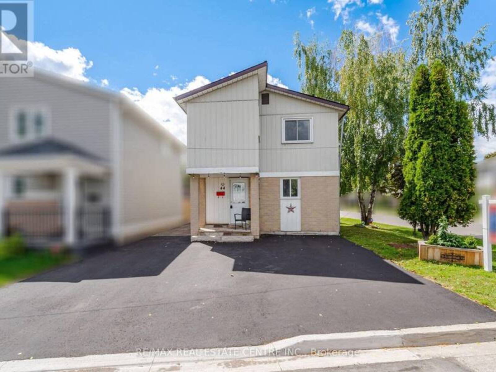 44 GRAND VALLEY DRIVE, Brampton, Ontario L6S 2L1