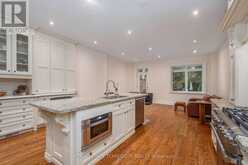 329 WALMER ROAD | Toronto Ontario | Slide Image Fourteen