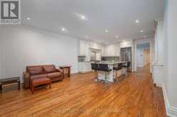 329 WALMER ROAD | Toronto Ontario | Slide Image Seventeen