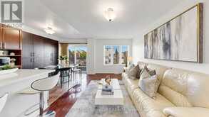 7 ROCK GARDEN STREET | Markham Ontario | Slide Image Three
