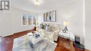 7 ROCK GARDEN STREET | Markham Ontario | Slide Image Six