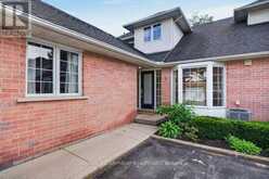 5 - 2435 WOODWARD AVENUE | Burlington Ontario | Slide Image Two