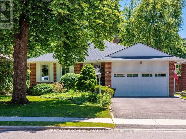 17 CLEARSIDE PLACE Toronto Ontario, M9C 2G7 - 4 Bedrooms Home For Sale