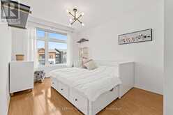 168 TANGO CRESCENT | Newmarket Ontario | Slide Image Sixteen