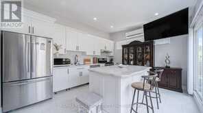 22 NEAMES CRESCENT | Toronto Ontario | Slide Image Twelve