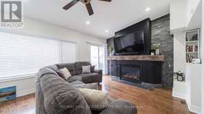 22 NEAMES CRESCENT | Toronto Ontario | Slide Image Seven