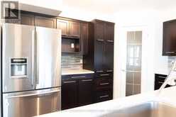 685 NORTH LEAKSDALE CIRCLE | London Ontario | Slide Image Eight