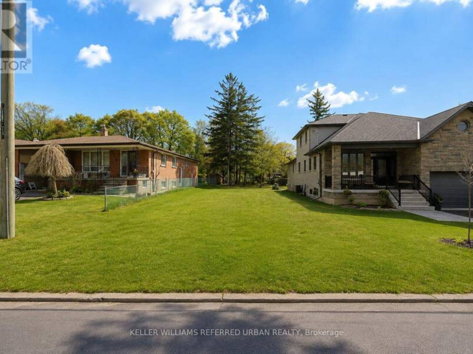 33 ANDREW AVENUE, Toronto, Ontario M1M 3H1